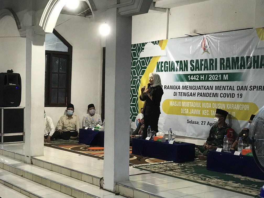 Warga Tambakrejo, Antusias sambut Bupati Saat Safari Ramadhan