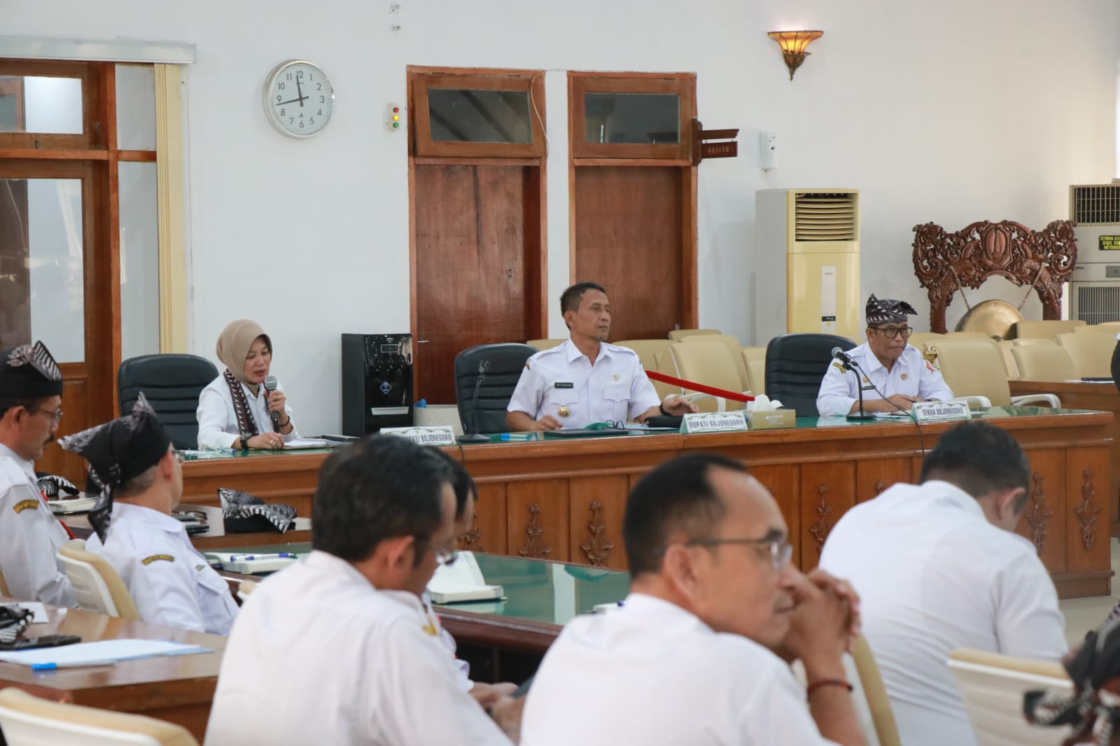 Bupati dan Wakil Bupati Bojonegoro Ikuti Rakor Monitoring Program, Minta Camat Petakan Potensi Wilayah untuk Pembangunan