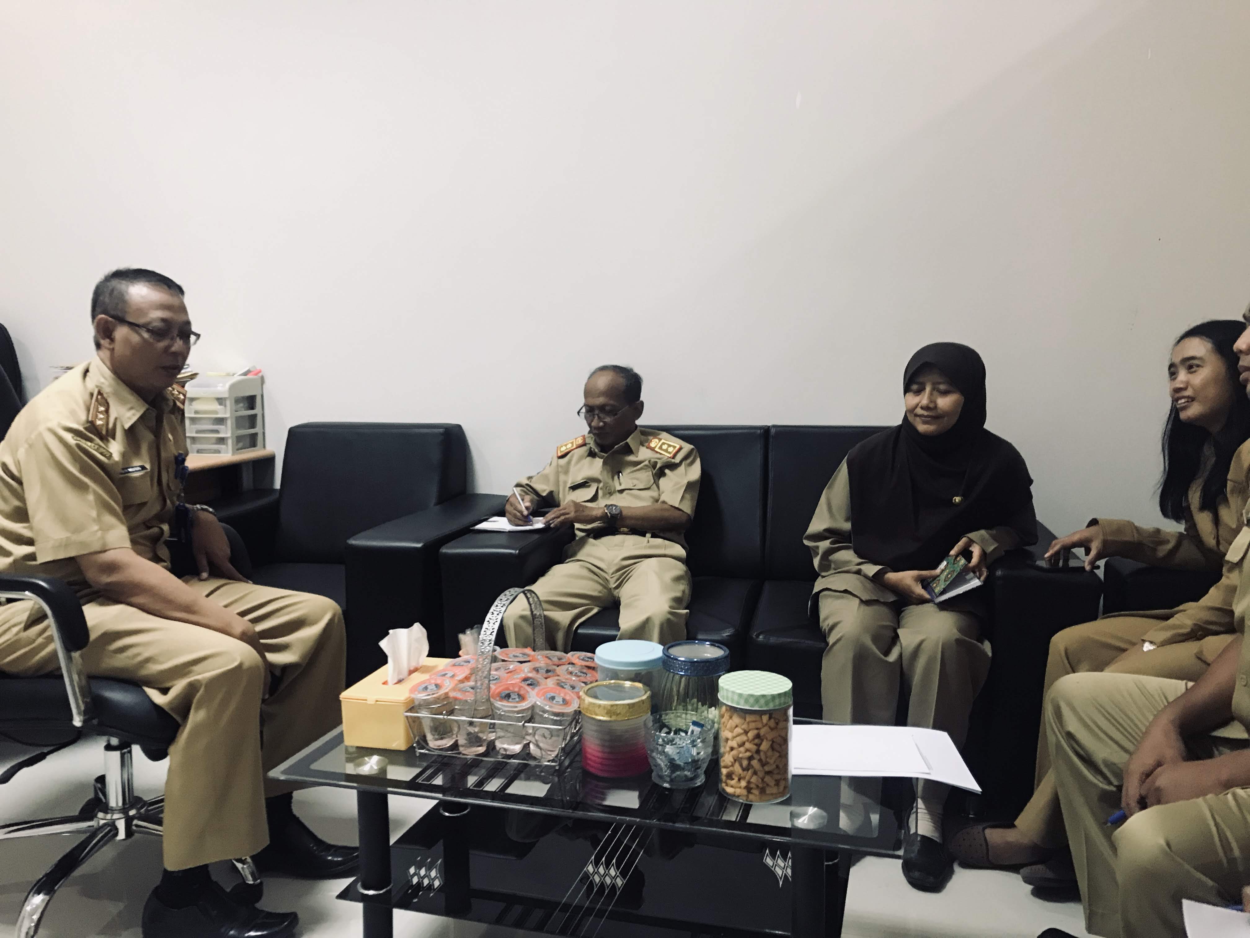 Rapat Awal Perkenalan Kabag Baru.