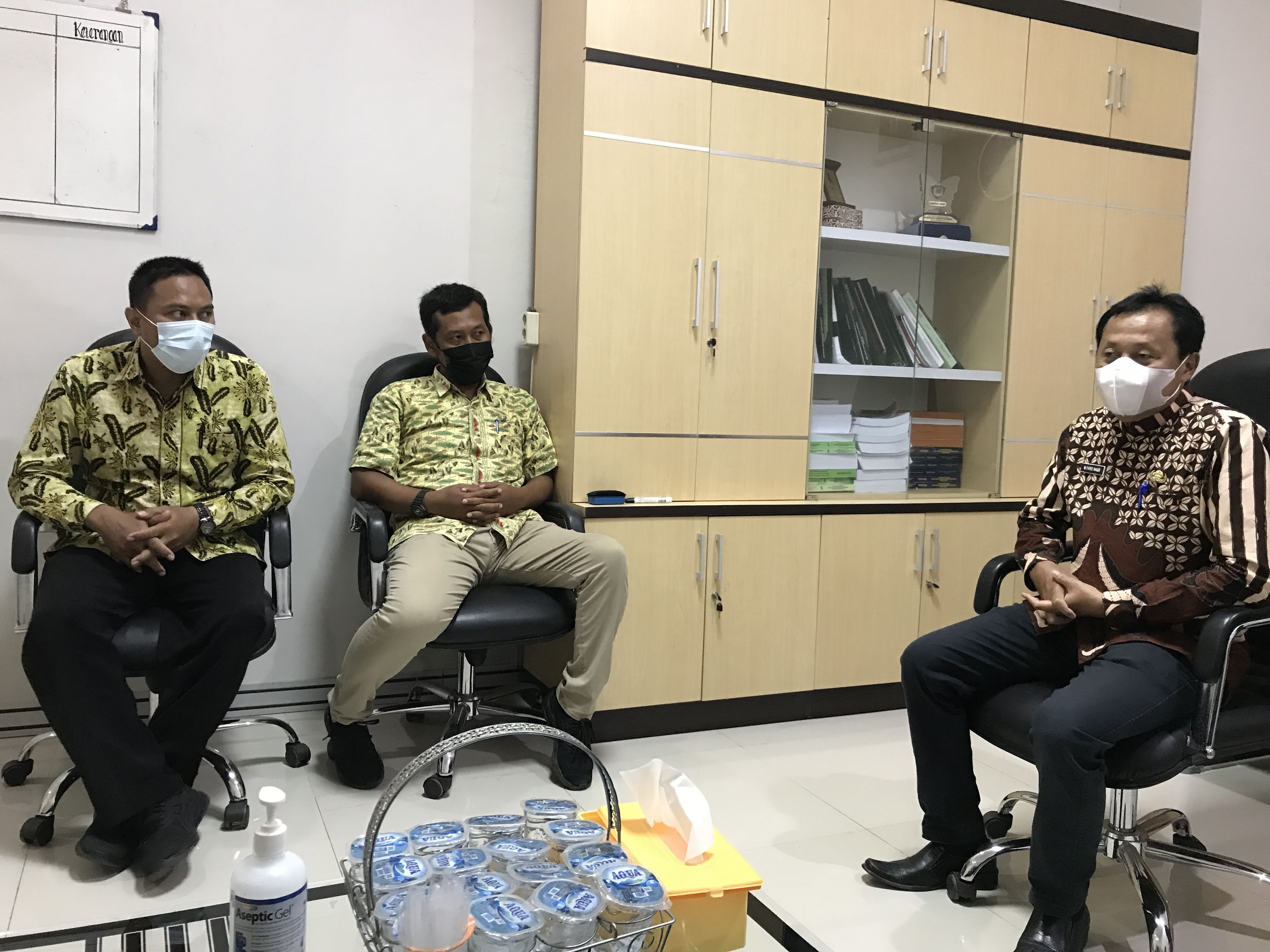 Rapat Terakhir dan Perpisahan