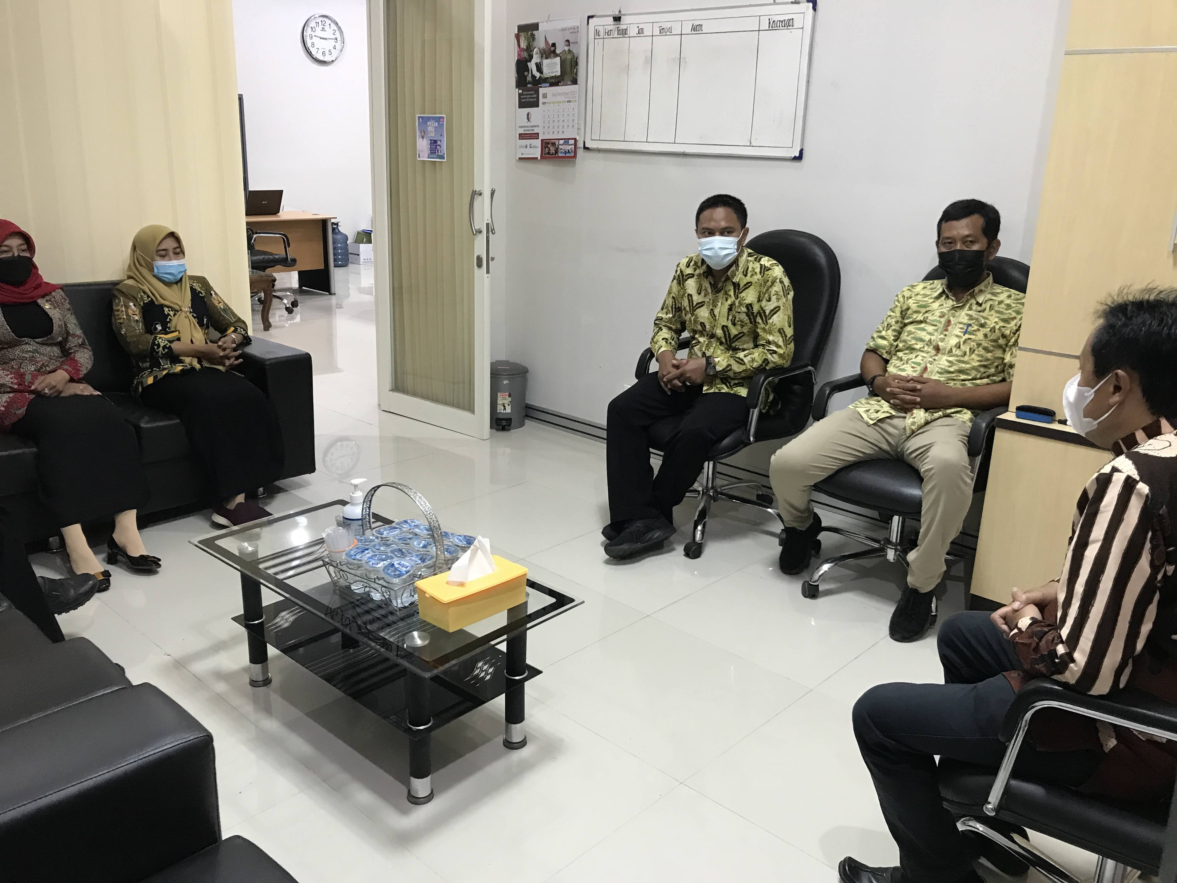 Rapat Terakhir dan Perpisahan