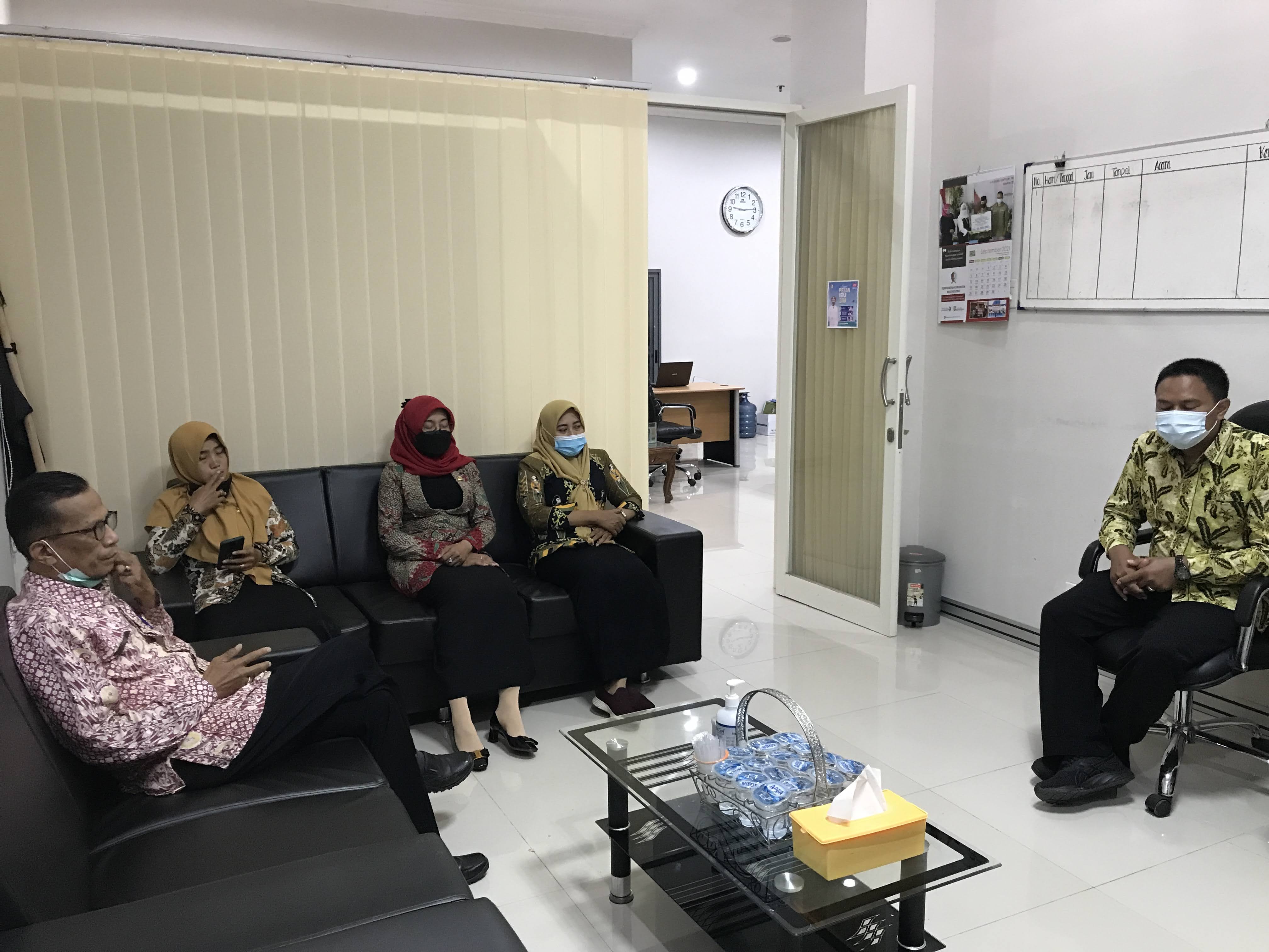 Rapat Terakhir dan Perpisahan