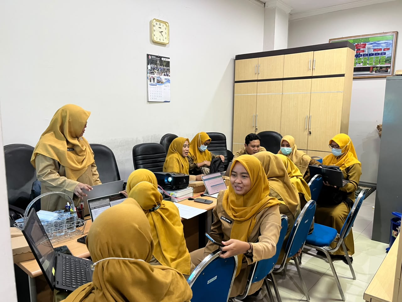 Desk Amanda Bangga